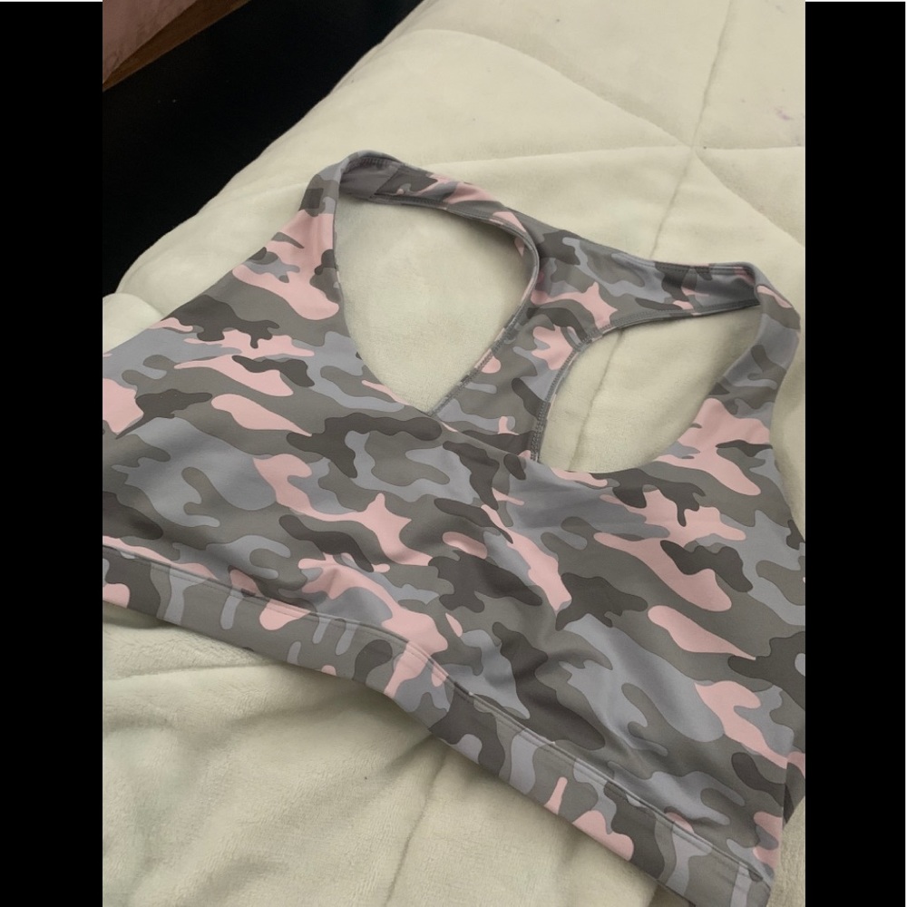 Fabletics Kessler Camo Bra (XXL)